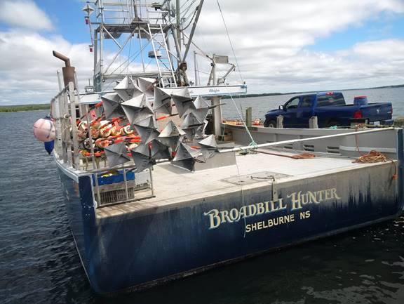 Homardier à coque large à Shelburne, en Nouvelle-Écosse