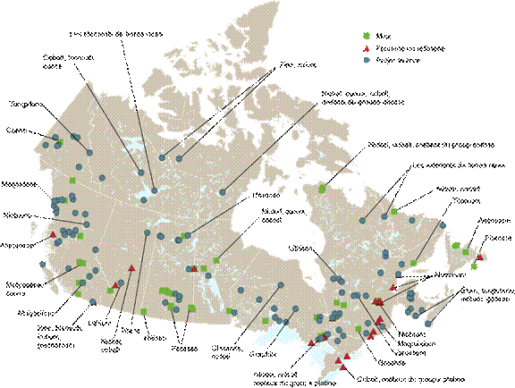 Carte indiquant l'emplacement des gisements et des projets de minéraux critiques au Canada. Des icônes indiquent si les projets et les gisements sont des mines, des fonderies ou des raffineries, ou des projets avancés, et des étiquettes indiquent le type de minéral ou de ressource.